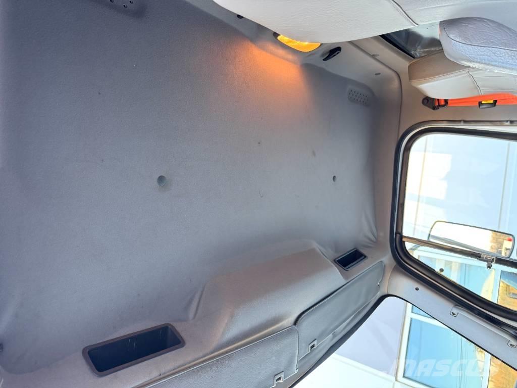 Freightliner M2 Autobasculanta