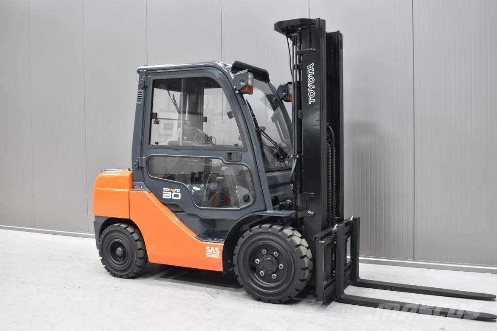 Toyota 06-8FD30F Stivuitor diesel