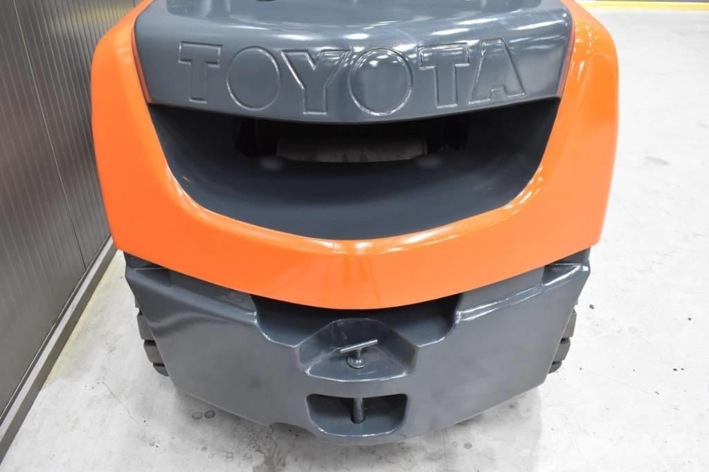 Toyota 06-8FD30F Stivuitor diesel