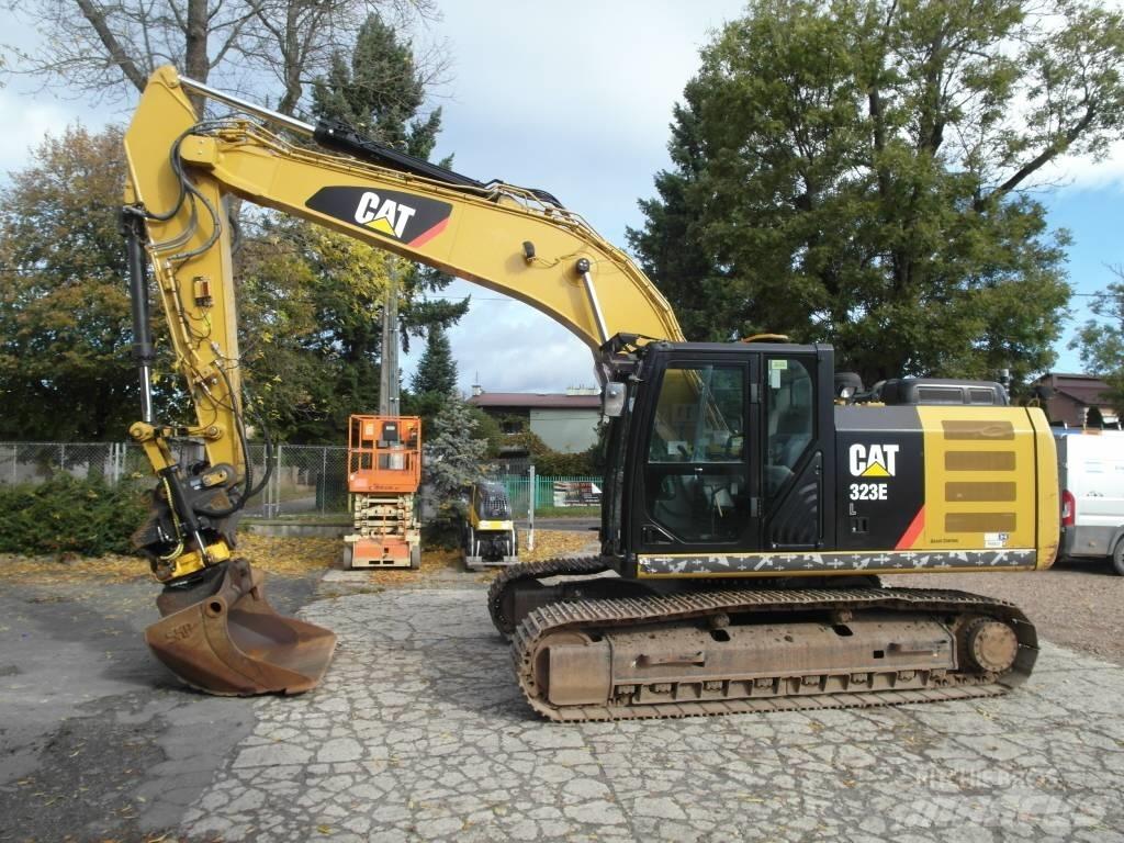 CAT 323 EL Excavatoare pe șenile
