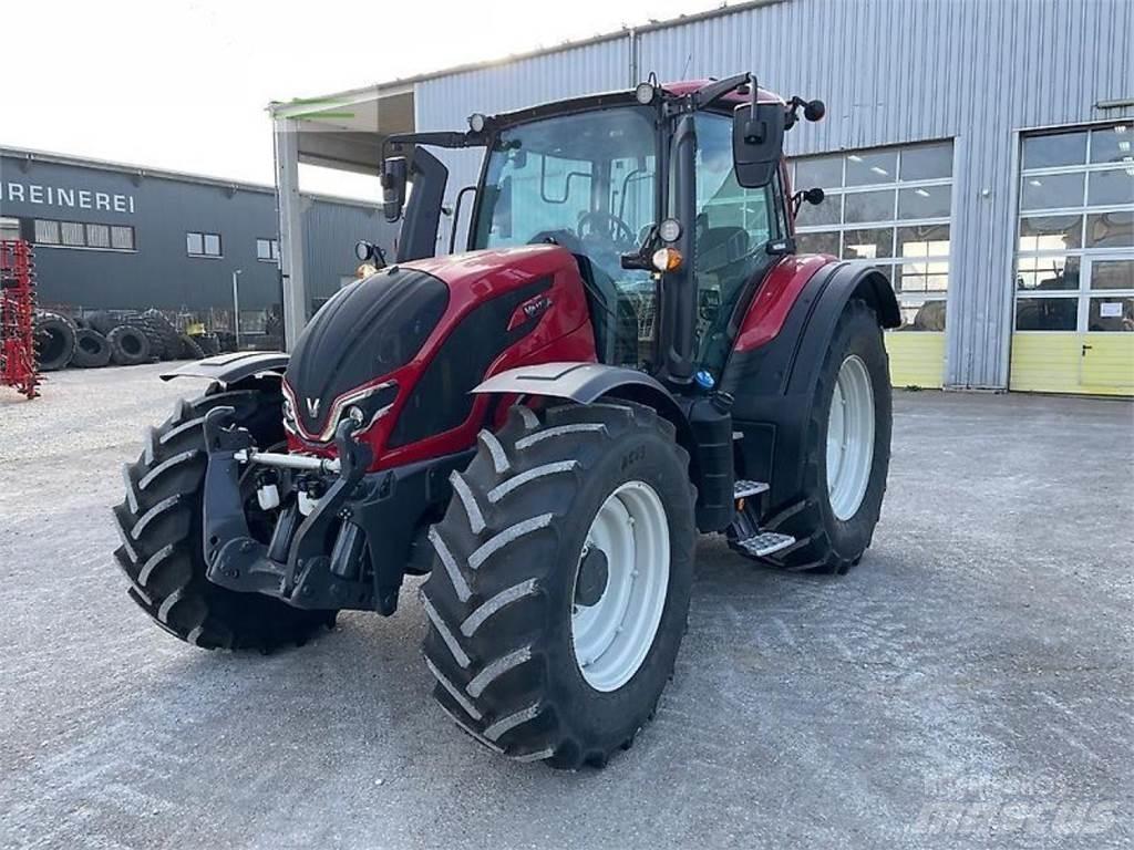 Valtra n155 Tractoare