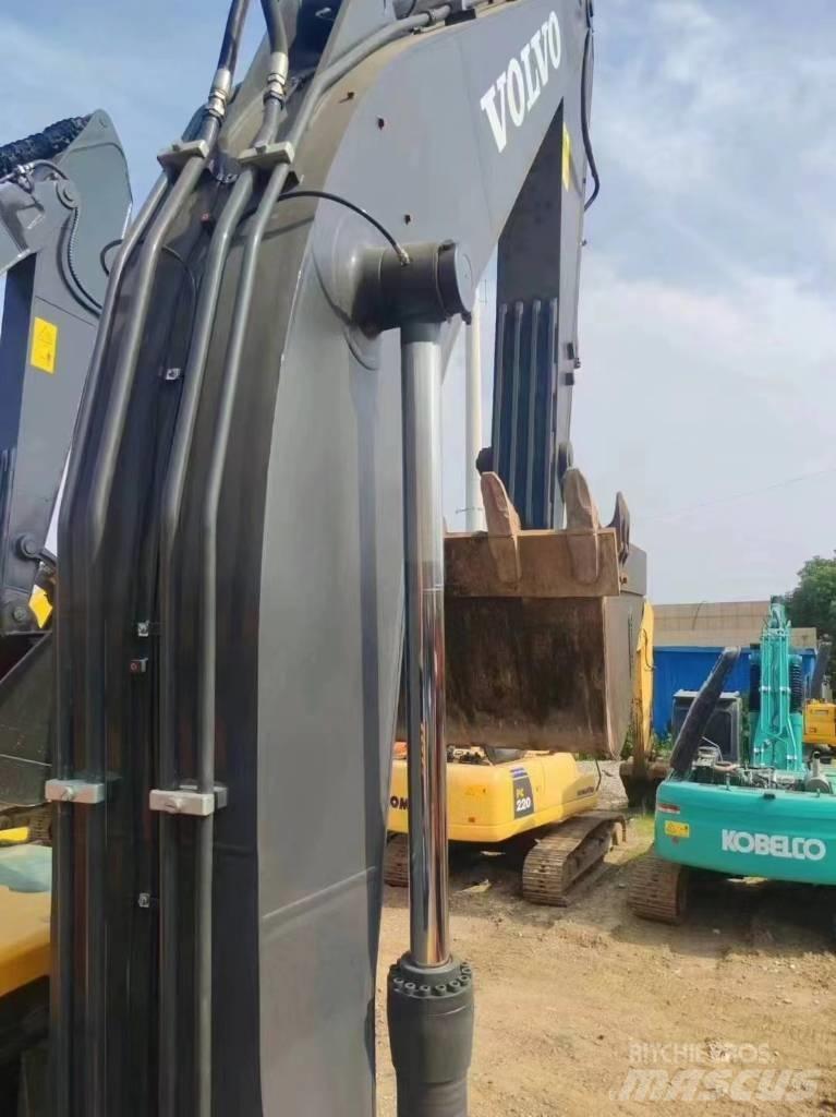 Volvo EC 240 Excavatoare pe șenile
