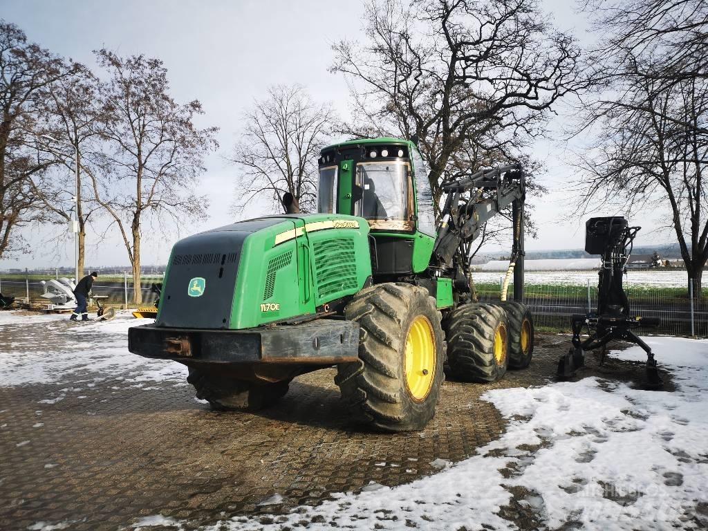 John Deere 1170 E Utilaje de transport al bustenilor