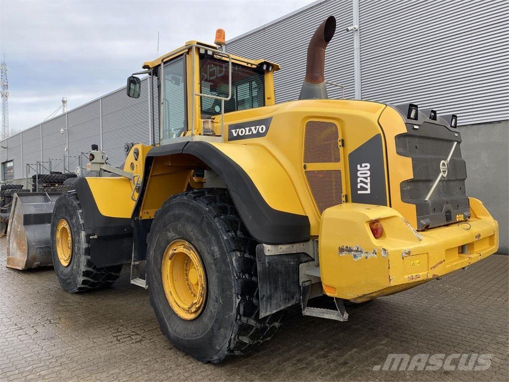 Volvo L220G Incarcator pe pneuri