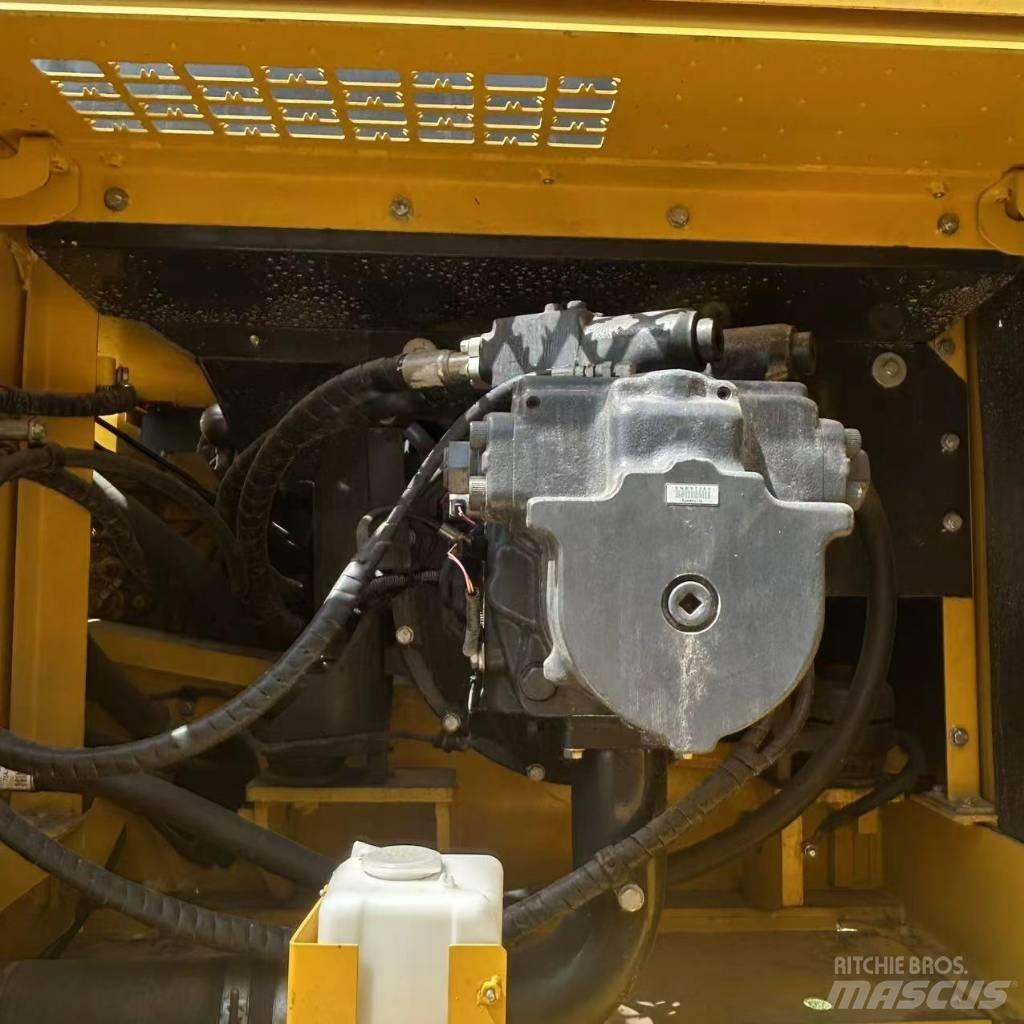 Komatsu 450-8 Excavatoare pe șenile
