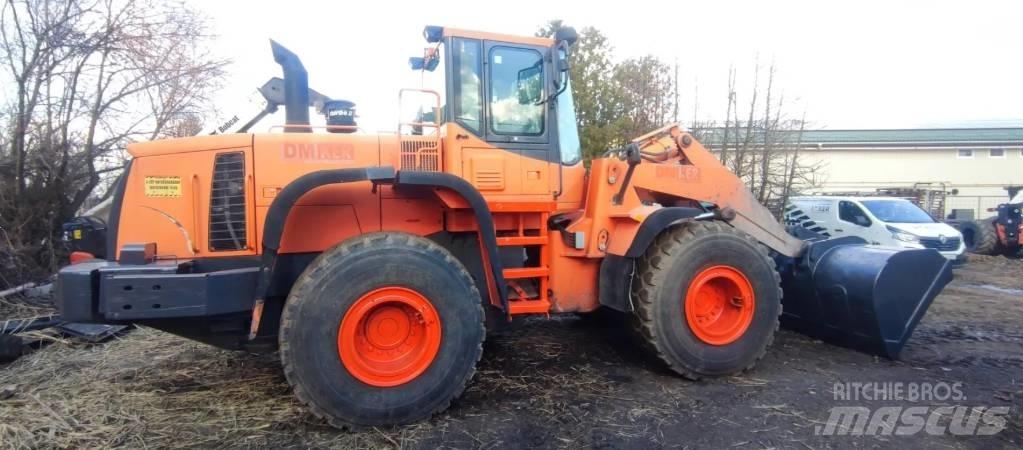 Doosan DL 300 Incarcator pe pneuri