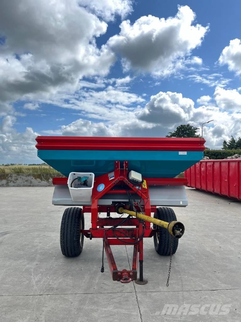 Sulky DPX 1500 Împrastierea mineralelor