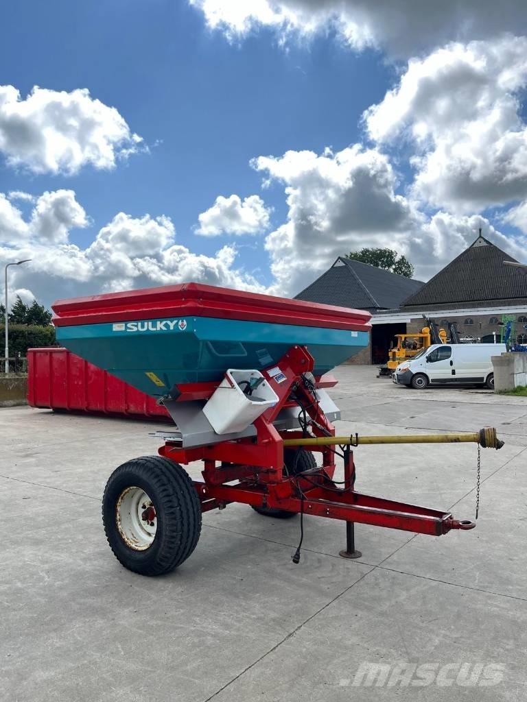Sulky DPX 1500 Împrastierea mineralelor