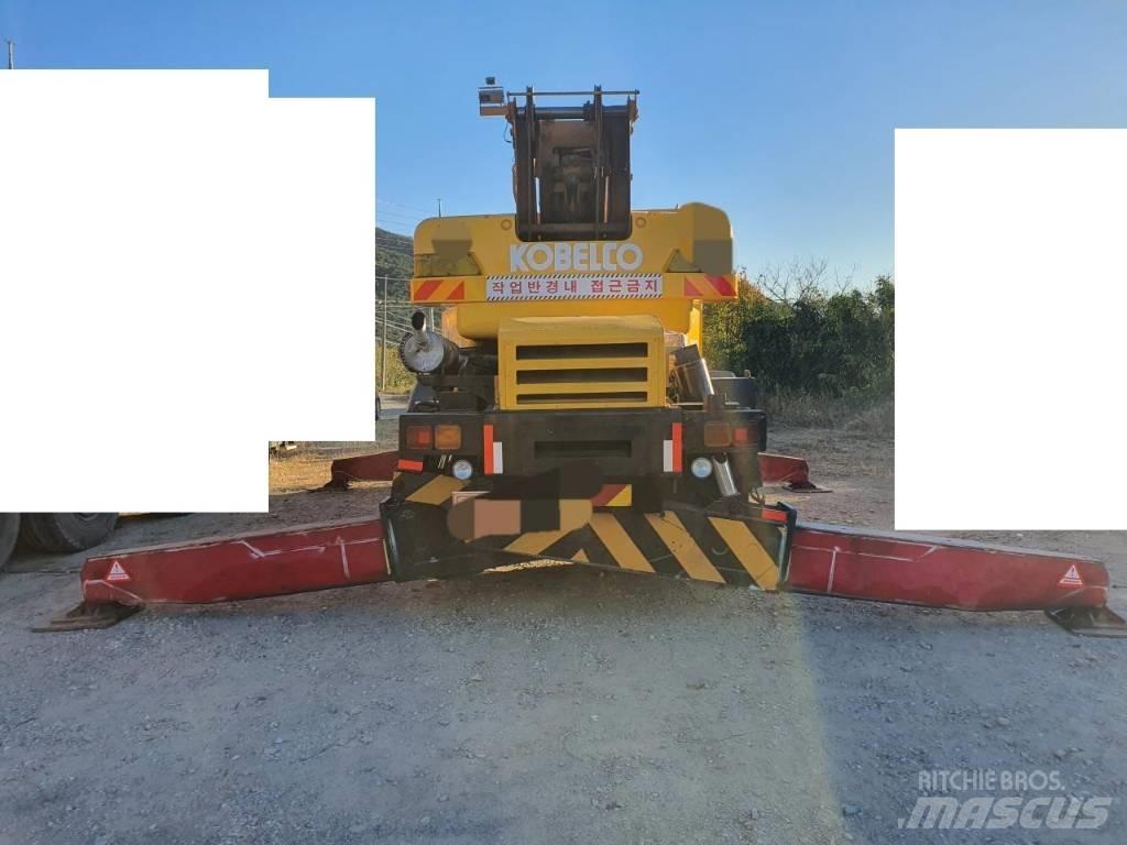 Kobelco RK 250 Macara teren accidentat