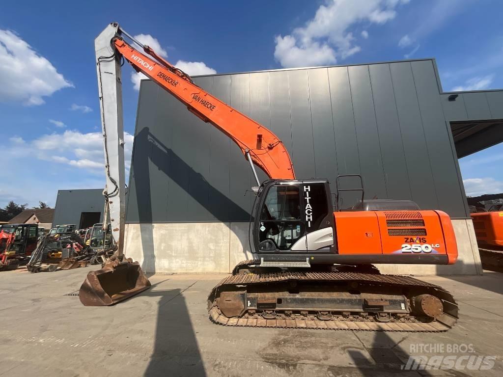 Hitachi ZX 250 LC-6 Excavatoare pe șenile
