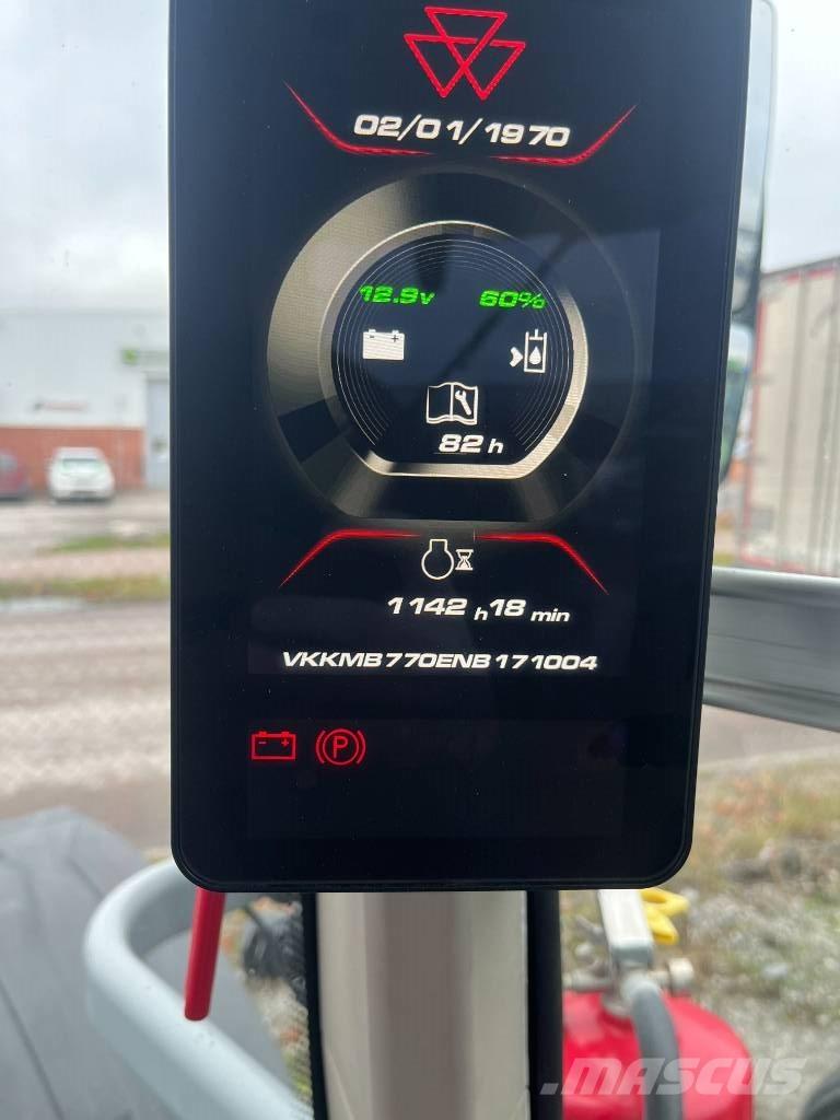 Massey Ferguson 8 S Tractoare