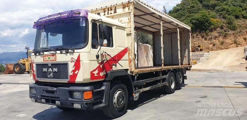 MAN 26.422 Camion cu prelata