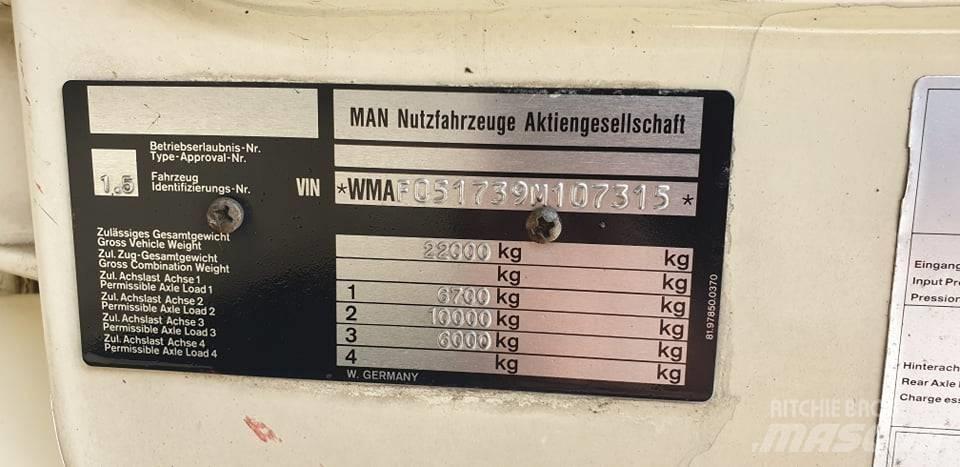 MAN 26.422 Camion cu prelata