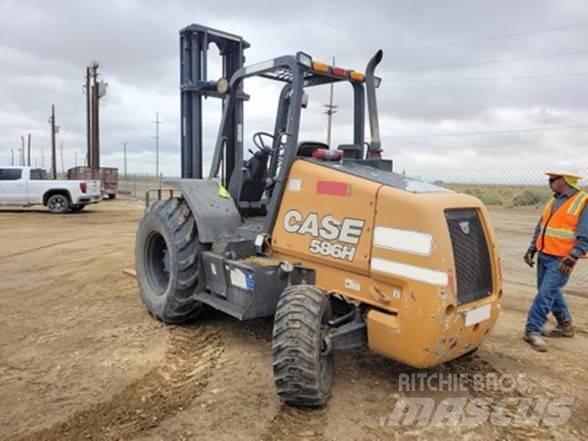 CASE 586H Masini de teren dificil