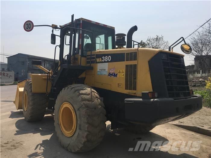 Komatsu WA 380 Incarcator pe pneuri