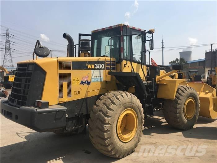 Komatsu WA 380 Incarcator pe pneuri