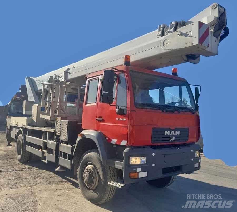 MAN LE18.280 Platforme aeriene montate pe camion