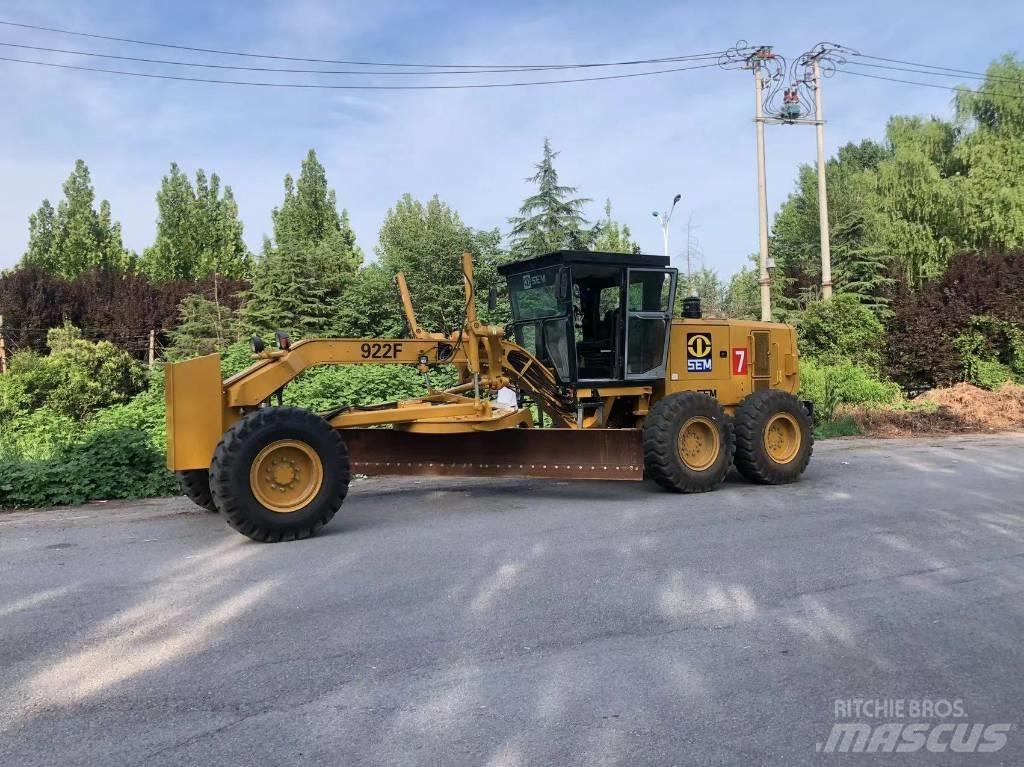 SEM 922F grader Gredere
