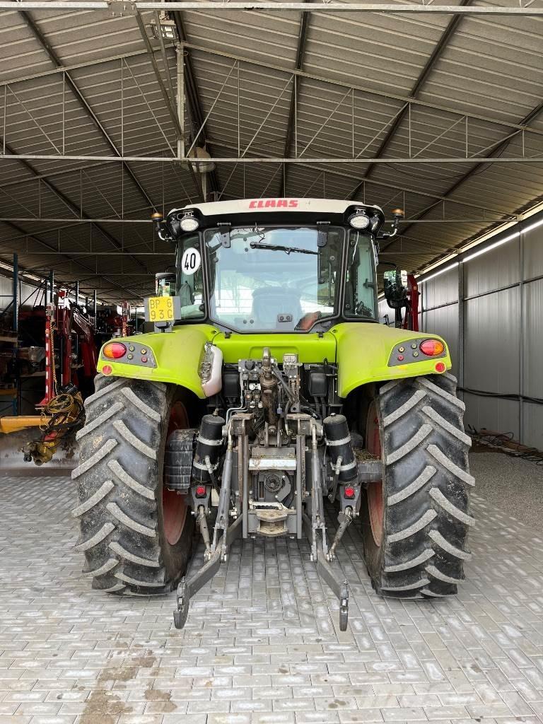 CLAAS Arion 440 Tractoare