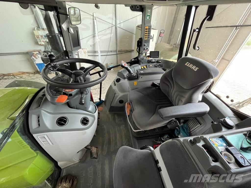 CLAAS Arion 440 Tractoare