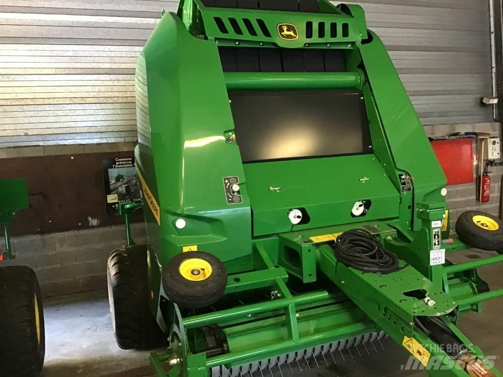 John Deere V461M Masina de balotat cilindric