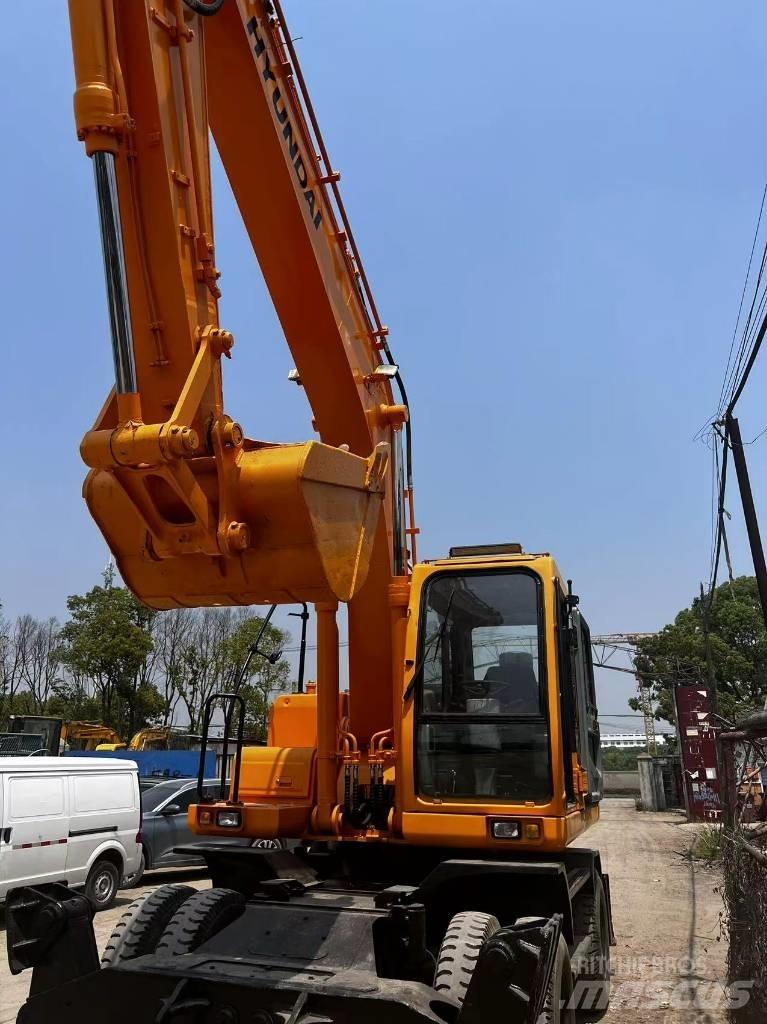 Hyundai R210W-7 Excavatoare cu roti
