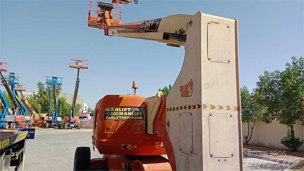 JLG 800AJ Nacele cu brat articulat