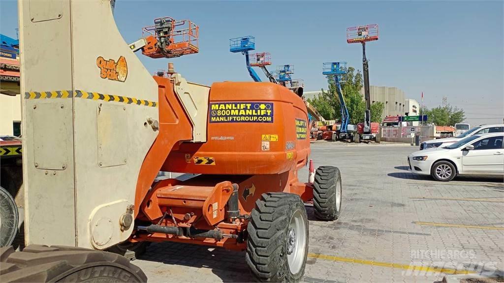 JLG 800AJ Nacele cu brat articulat