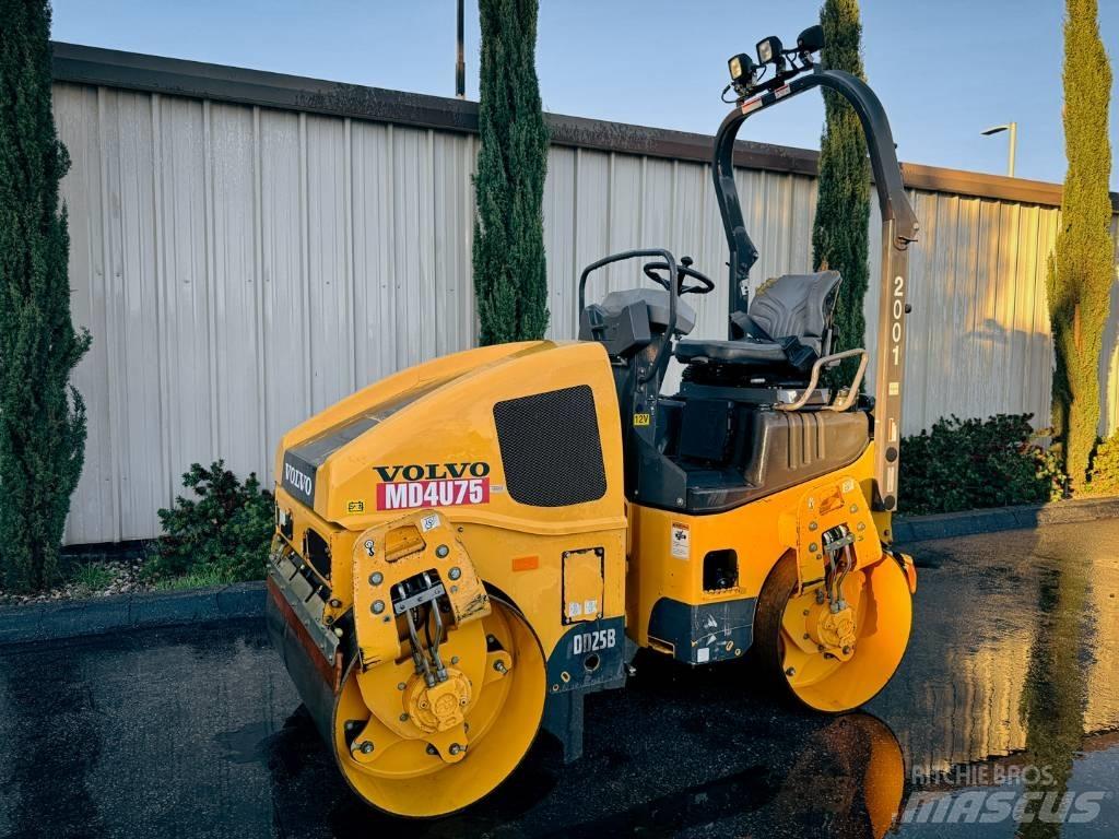 Volvo DD 25 B Cilindri compactori dubli