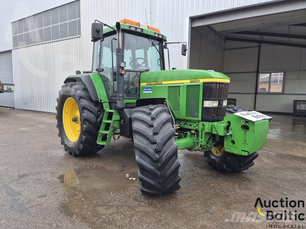 John Deere 7710 Tractoare