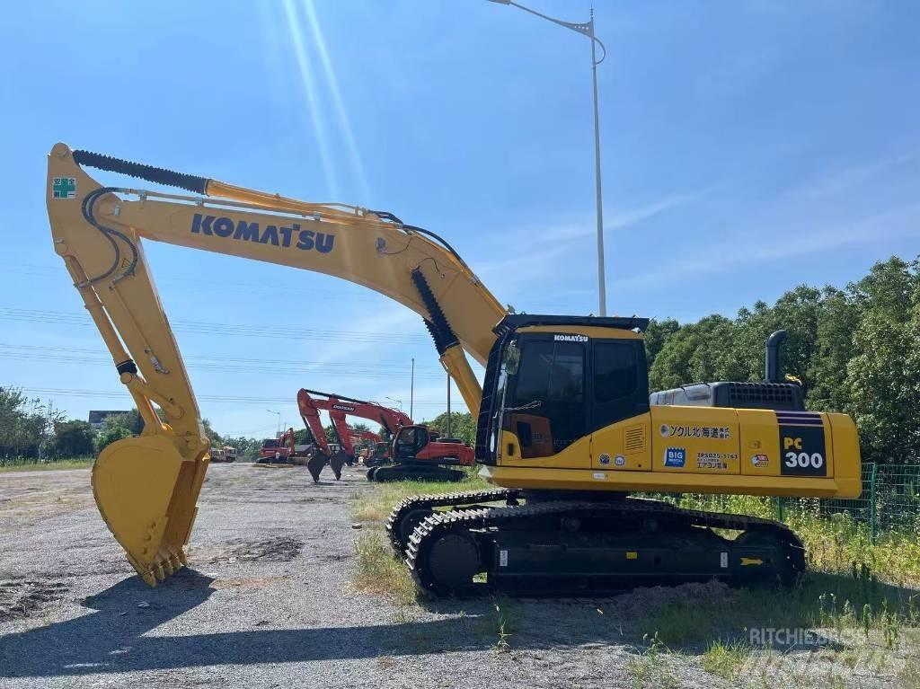 Komatsu PC 300 Excavatoare pe șenile
