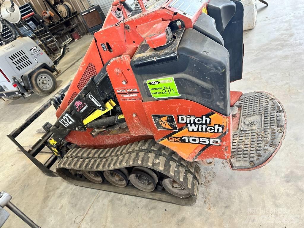 Ditch Witch SK 1050 Mini incarcator