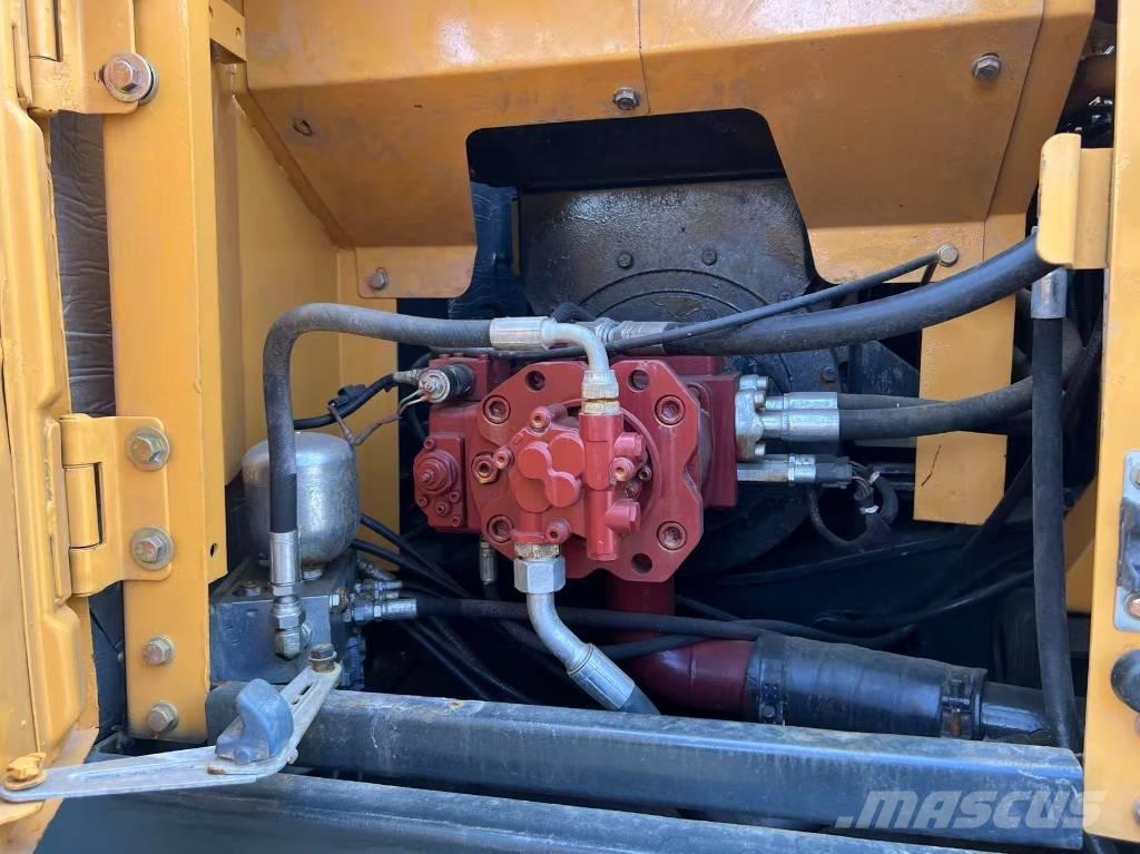 Hyundai R 150LC-9S Excavatoare pe șenile
