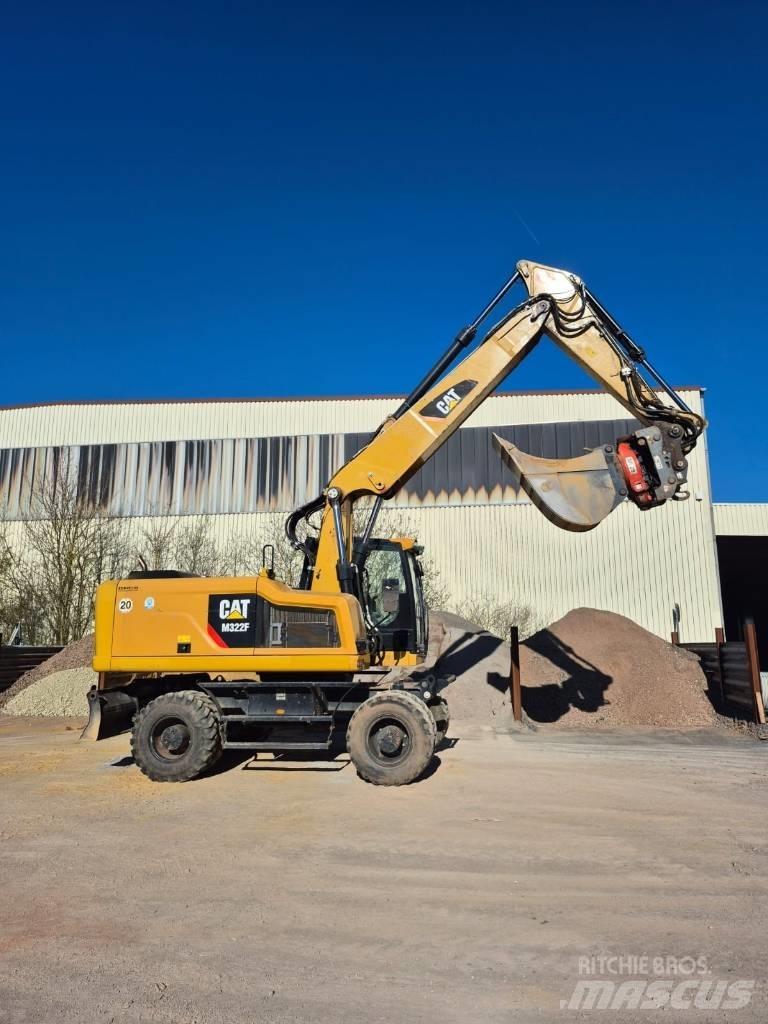 CAT M322F Excavatoare cu roti