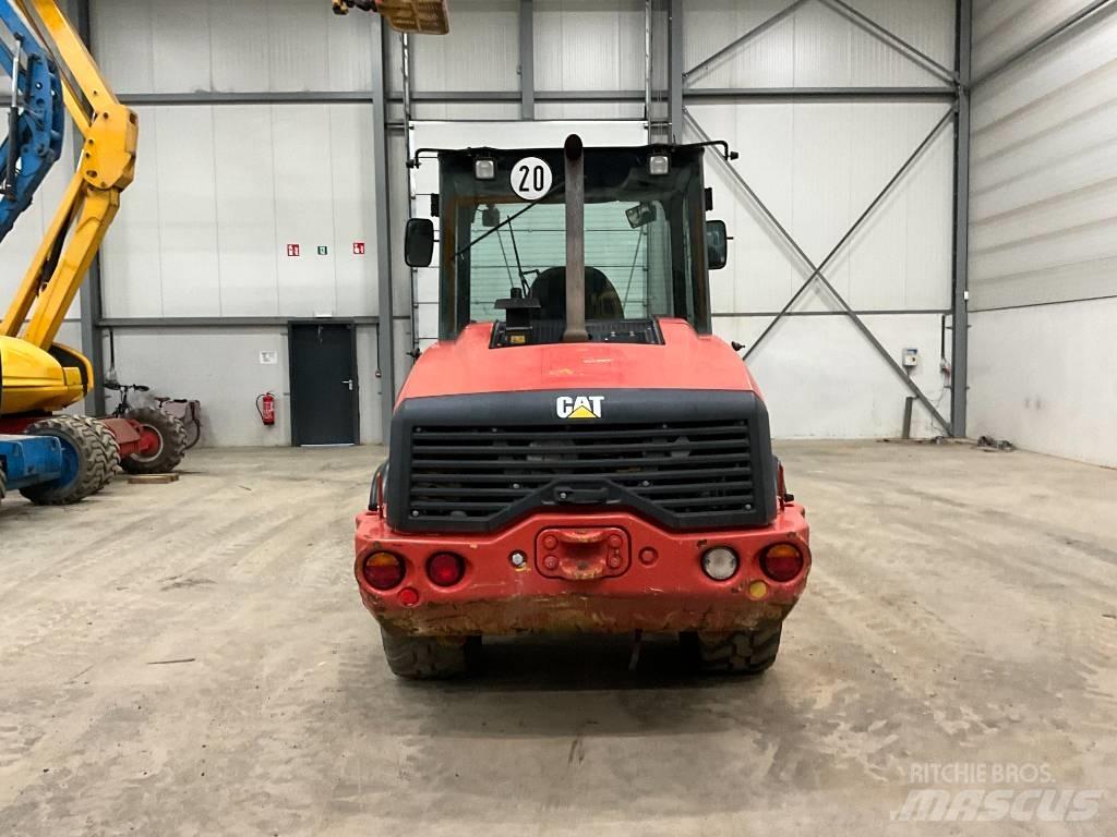 CAT 906 M Incarcator pe pneuri