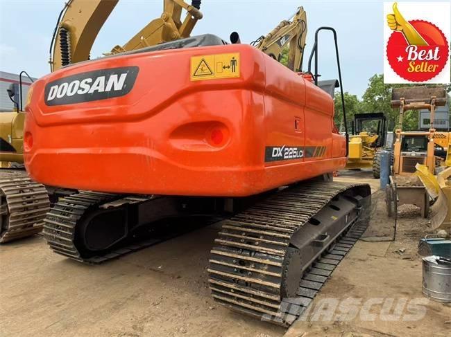 Doosan DX 225 LCA Excavatoare pe șenile
