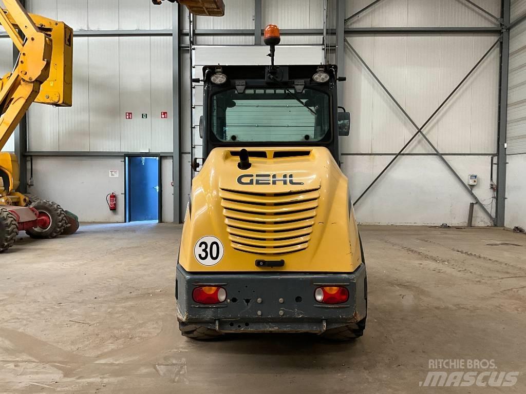Gehl AL 600 Incarcator pe pneuri