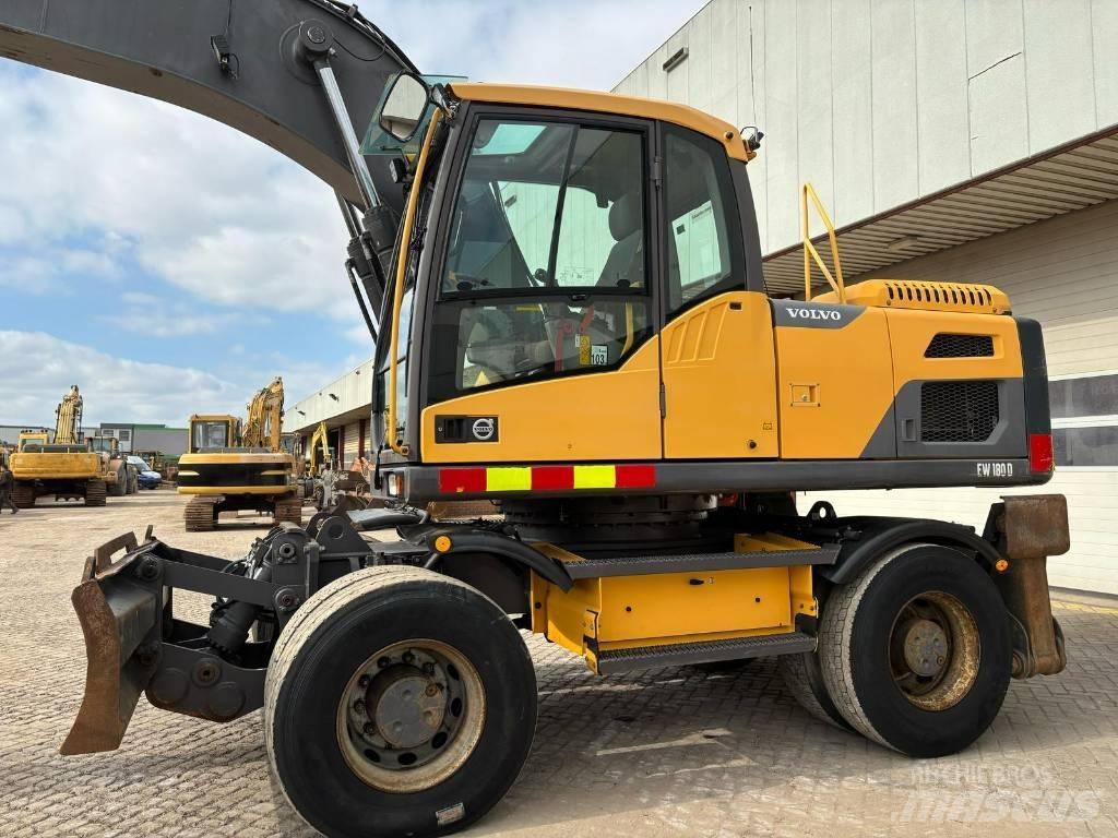 Volvo EW 180 D Excavatoare cu roti