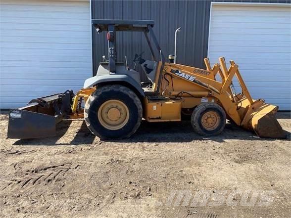CASE 570M XT Incarcator pe pneuri