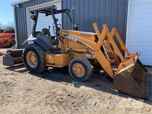 CASE 570M XT Incarcator pe pneuri