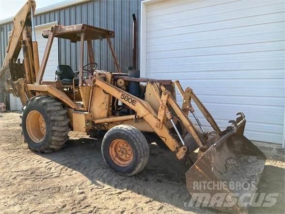 CASE 580E Buldoexcavatoare
