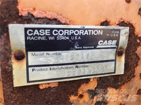 CASE 621D Incarcator pe pneuri