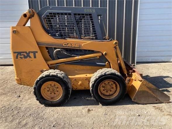 CASE 75XT Mini incarcator