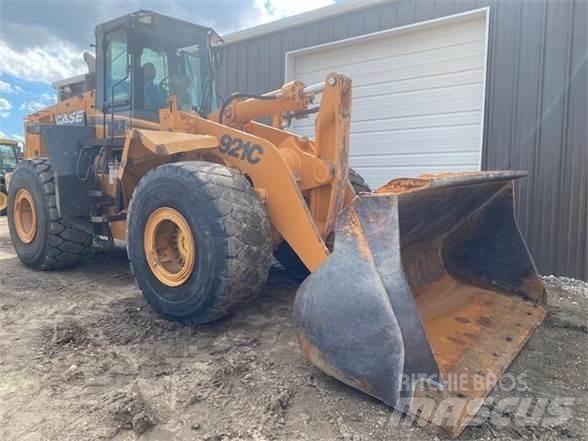 CASE 921C Incarcator pe pneuri