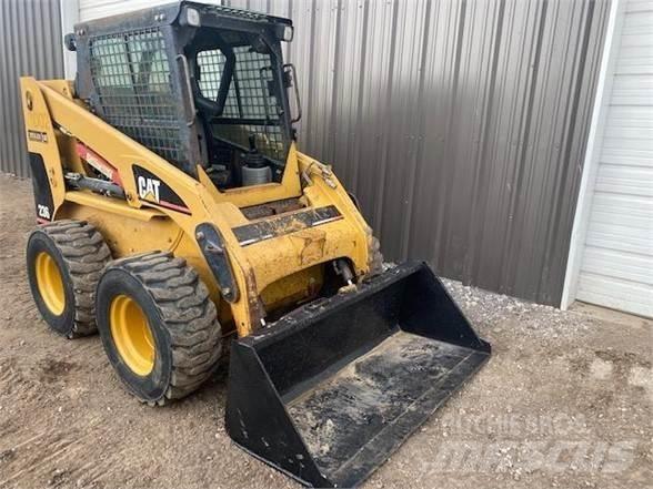 CAT 236 Mini incarcator