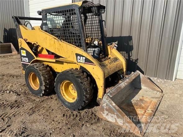 CAT 242B Mini incarcator