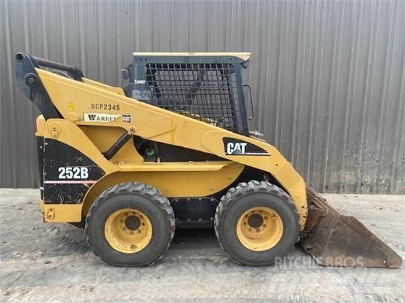 CAT 252B Mini incarcator