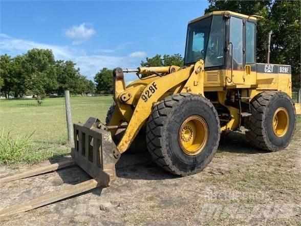 CAT 928F Incarcator pe pneuri