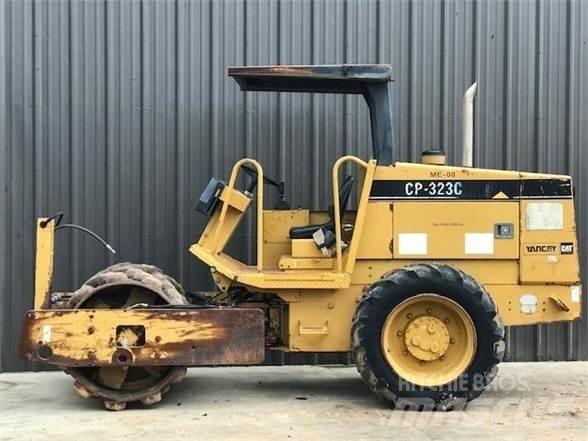 CAT CP-323C Compactoare monocilindrice