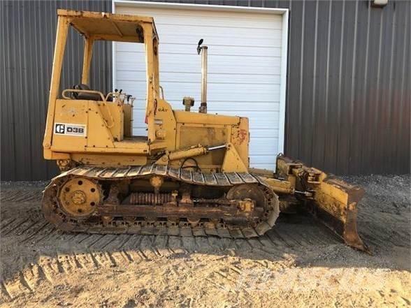 CAT D3B Buldozere pe senile